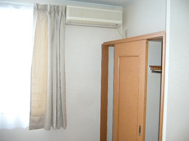 レオパレスベルデ 収納