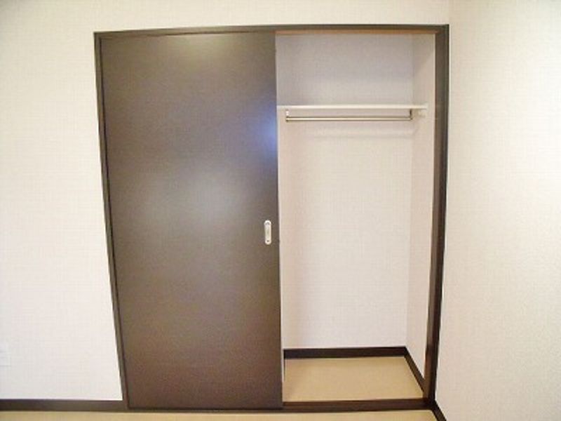 レオネクストピースフル北根 収納