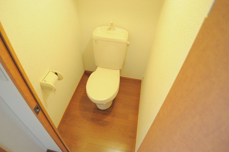 レオパレスせせらぎ トイレ