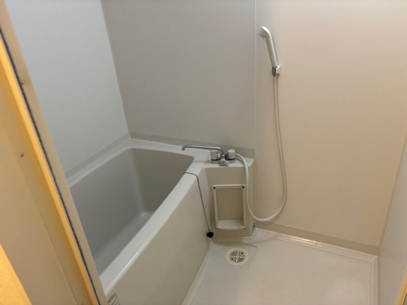 LEONEXT Happiness Bathroom