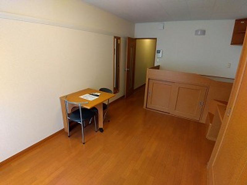 レオパレス一本杉 居間