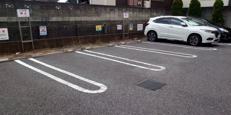 レオパレス南市場 駐車場