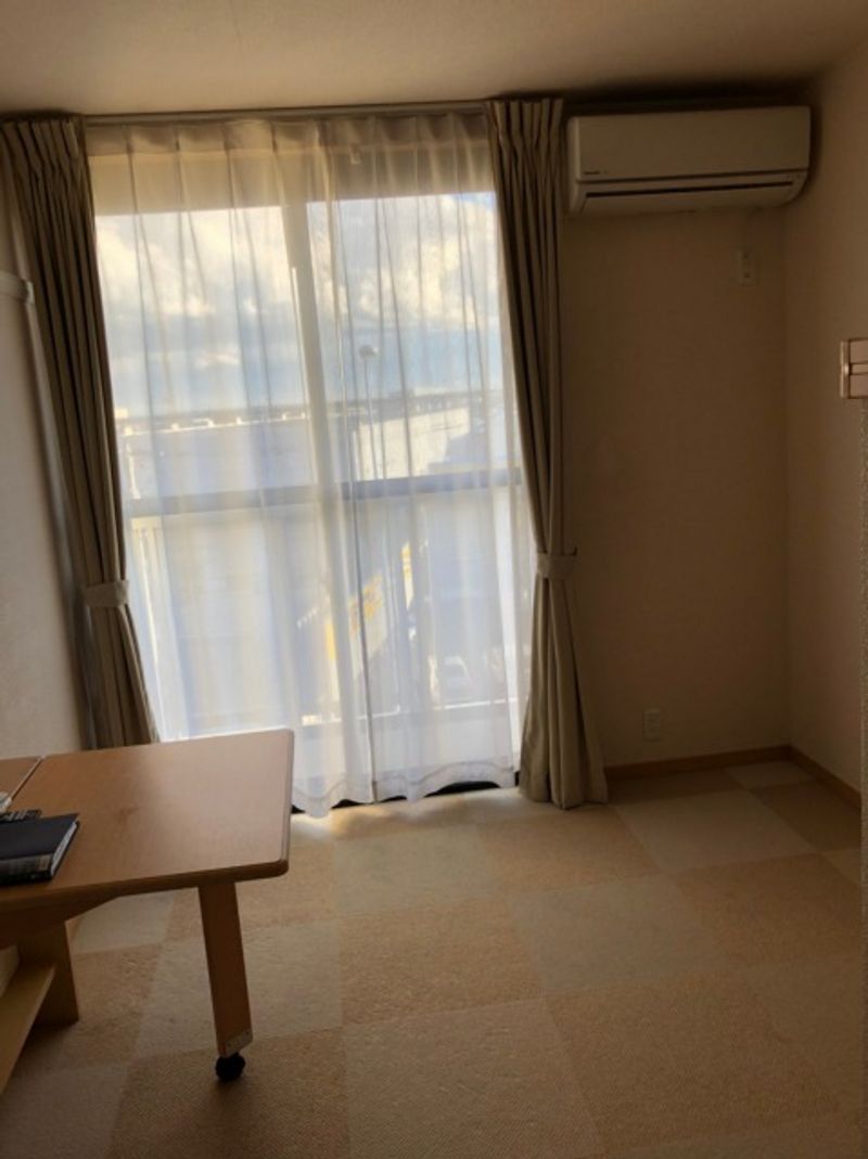 レオパレス仙港ＳＫⅢ 居間