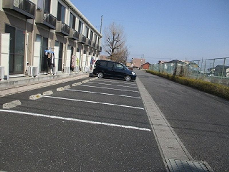 レオネクストアメニティⅡ 駐車場