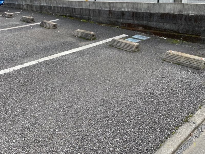 レオパレス寿 駐車場