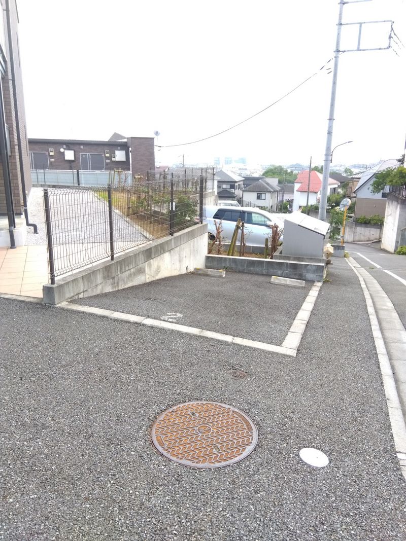 レオネクストサンフラワーⅣ 駐車場