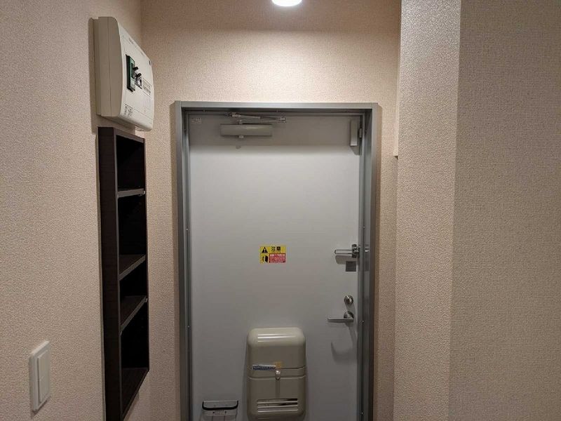 レオネクストキャナル 玄関
