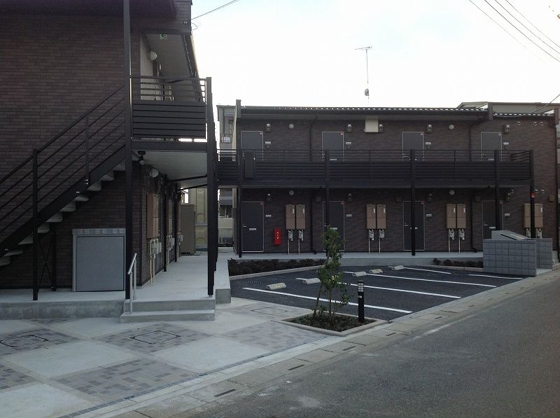 レオネクストエルヴィータ 駐車場