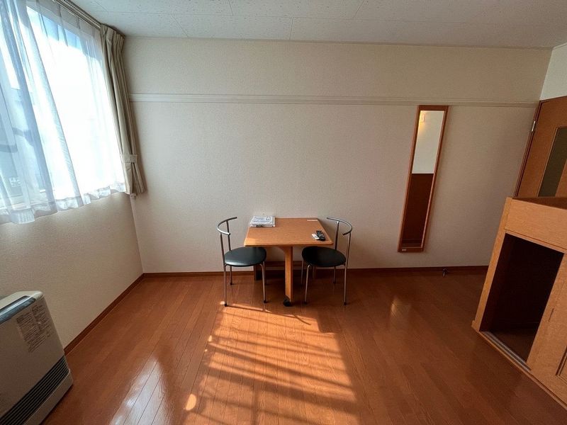 レオパレスあつべつ 居間