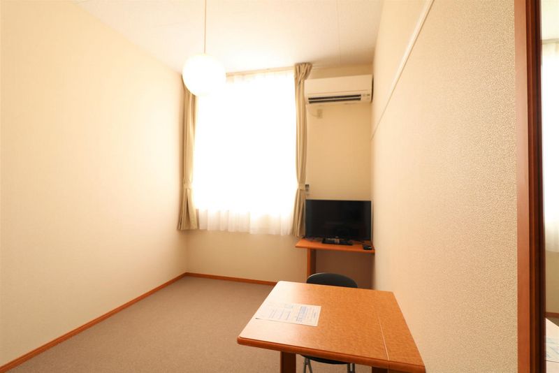 レオパレス伸和 居間