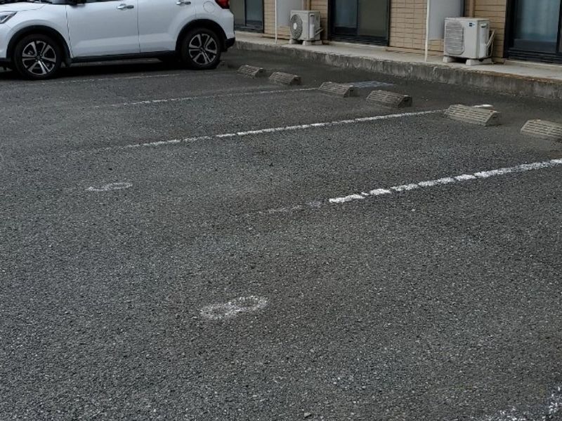 レオパレスヴェネツィア 駐車場