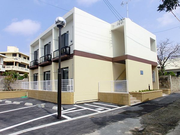 Bên ngoài LEONEXT Konan Uehara II