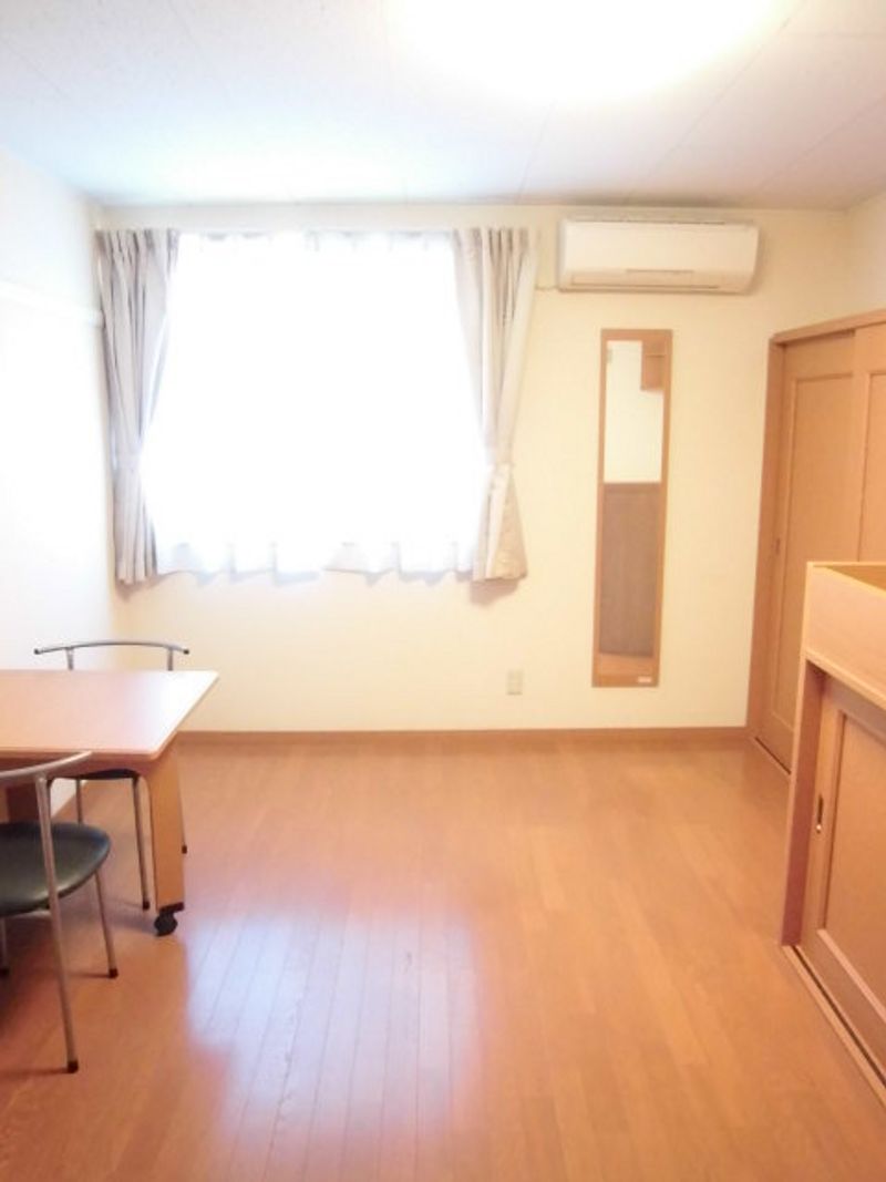 レオパレスウィル５５ 居間