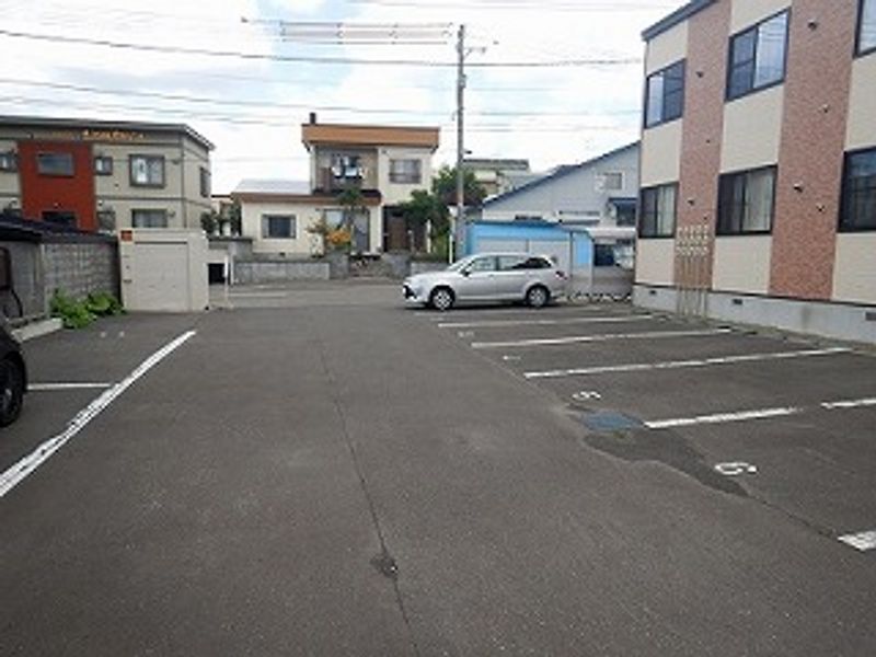 レオパレスＭ＆Ｔ 駐車場