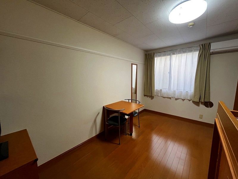 レオパレスウィング 居間
