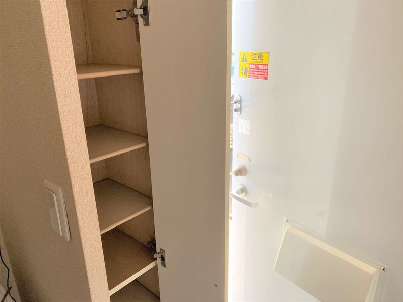 レオパレスさくら 玄関