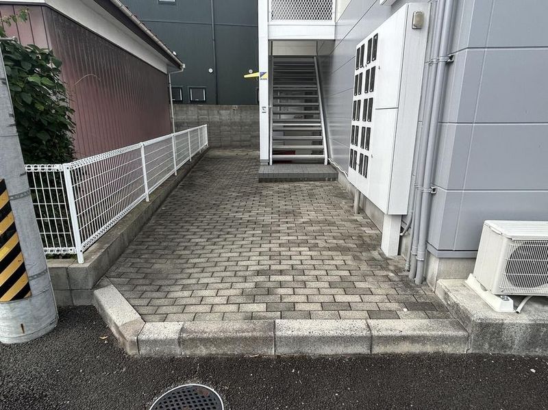 レオパレスあぶくま エントランス