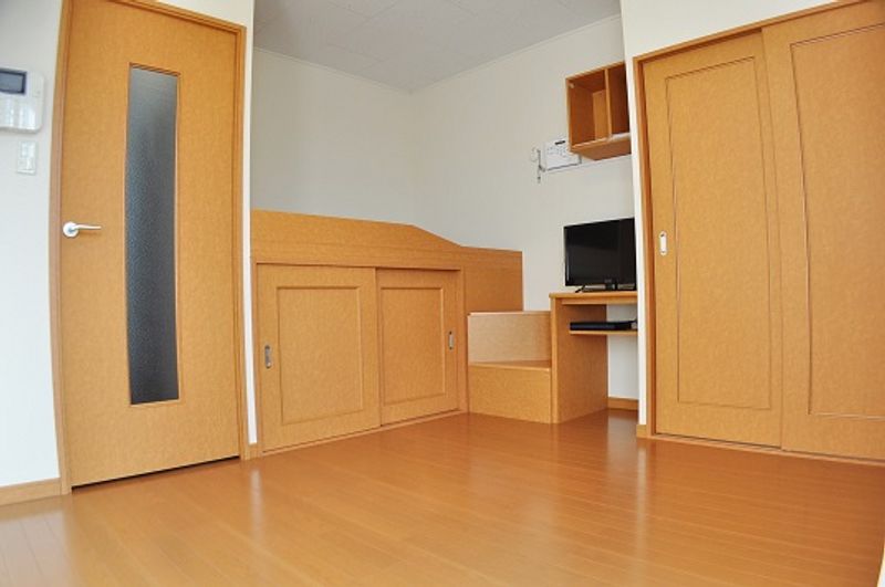 レオパレスフローラＡＩ 居間