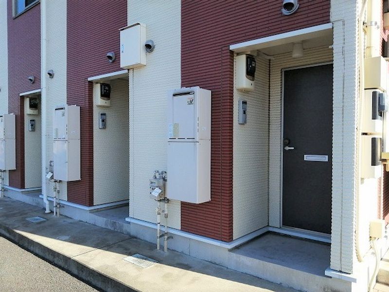 レオネクストポポラーレ 玄関
