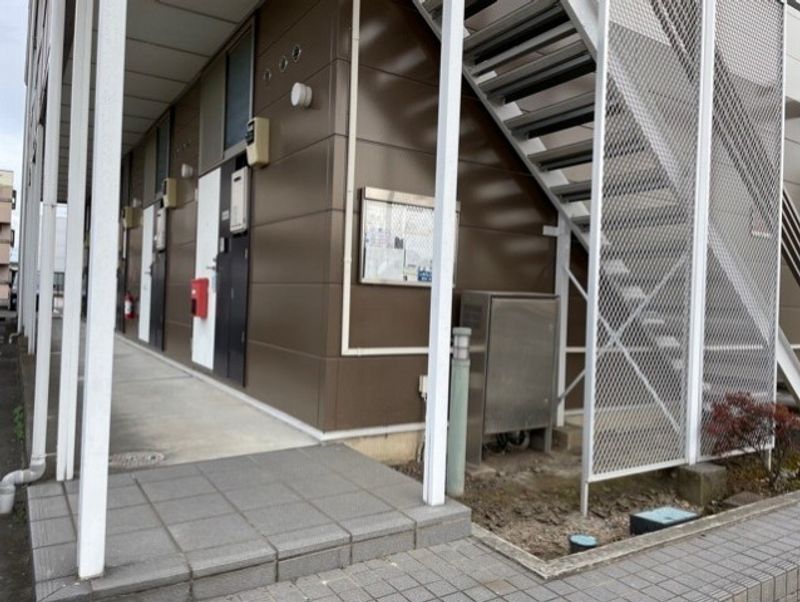 レオパレスシャルマン エントランス