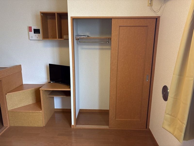 レオパレスエヌ　ファミール 収納