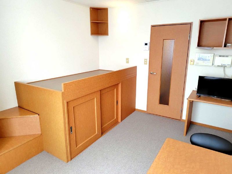 レオパレスルミエール 居間