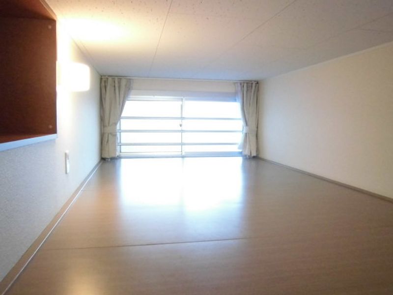 レオパレスアンビシャス 収納