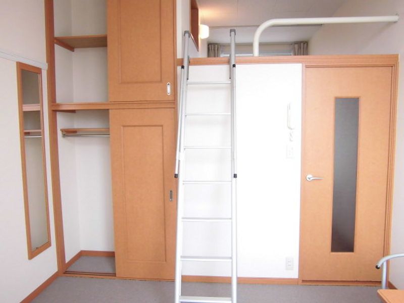 レオパレス横田新町 収納