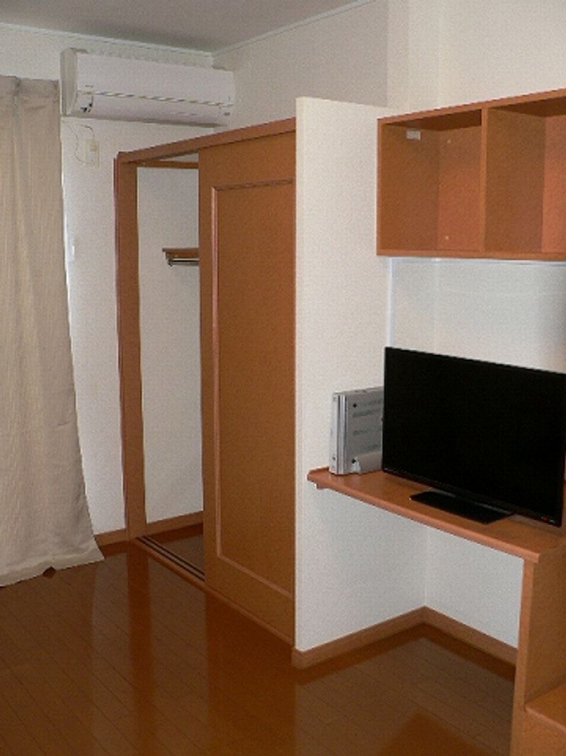 レオパレストスカーナ 収納