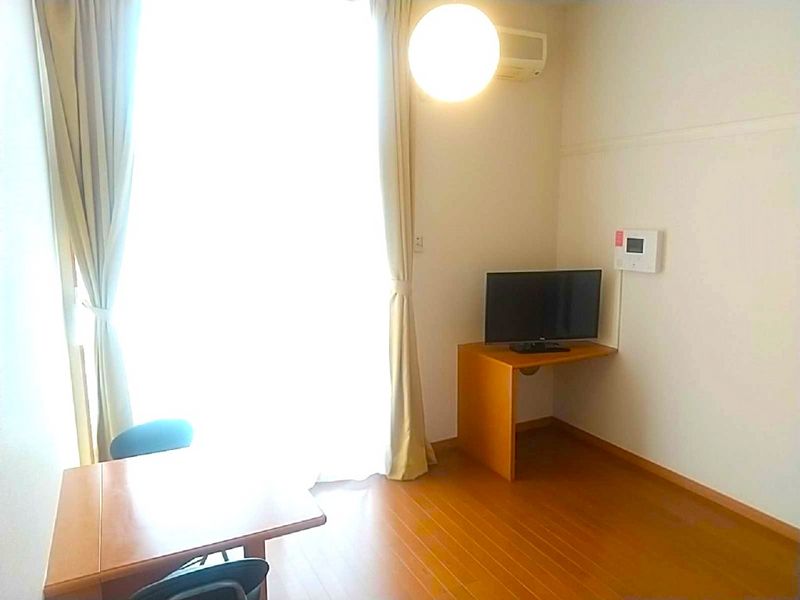 レオパレスサクラパーク 居間