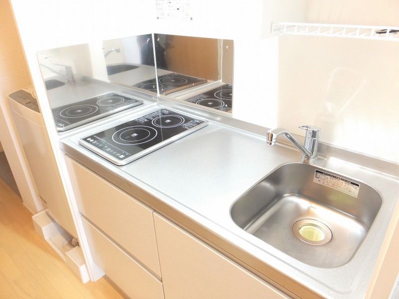 CLEINO Sun Hills Kitchen