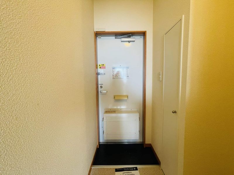 レオパレスＥＳＰＯＩＲ　Ａ 玄関