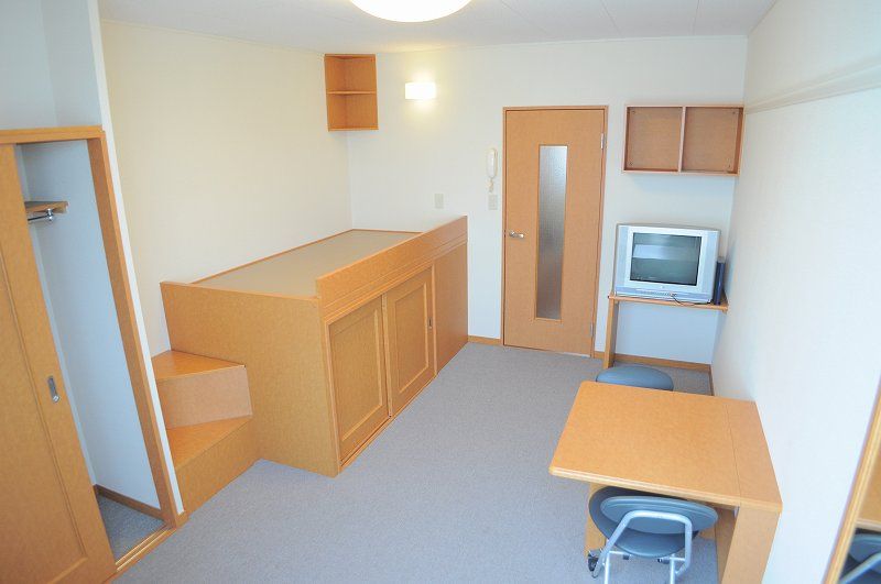 レオパレスオアシス 居間