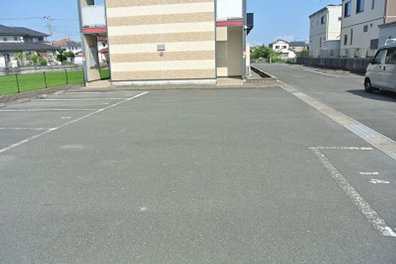 レオパレスＣＯＣＯ 駐車場