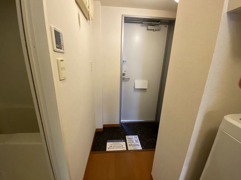 レオパレス関屋 玄関