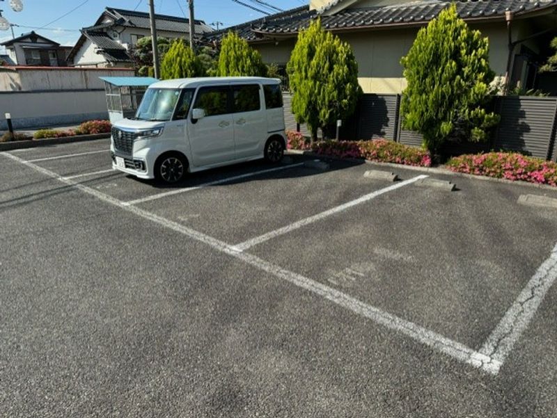 レオパレスエトワール 駐車場
