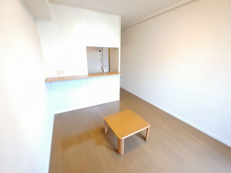 レオパレスフィールズＳＴＡＹ 居間