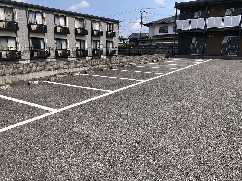レオパレス友和 駐車場