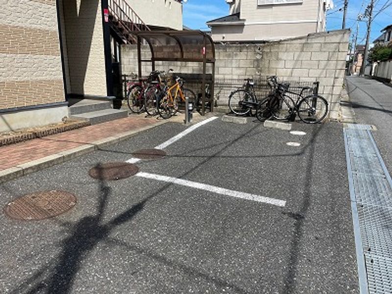 レオパレスメゾンド　ブーケ 駐車場
