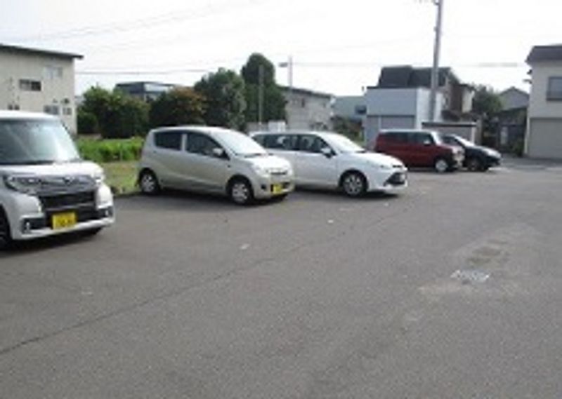 レオパレスグランヴェール 駐車場