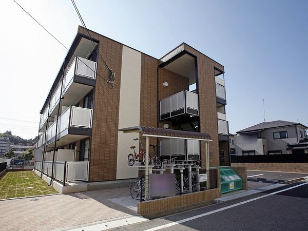 レオパレスグレースコート 外観