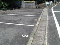 レオパレス五ヶ丘 駐車場