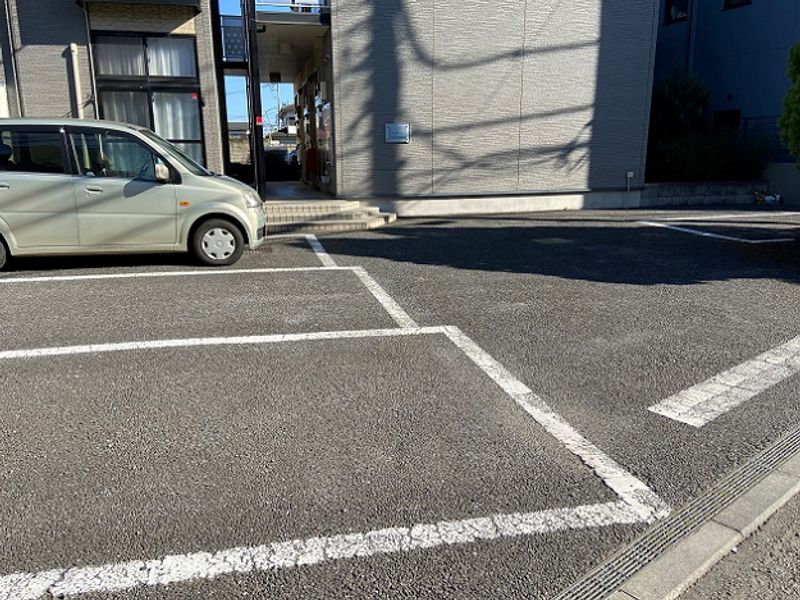 レオパレスベンデュール 駐車場