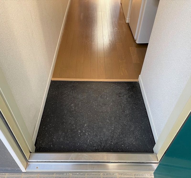 レオパレス三矢小台２０００ 玄関