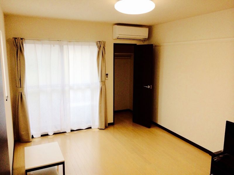 レオネクスト国府宮 居間