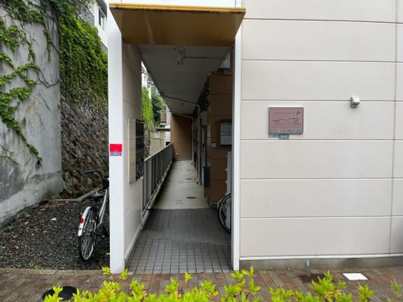 レオパレス熊野 エントランス