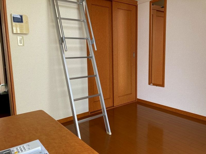 レオパレスハーモニー 居間