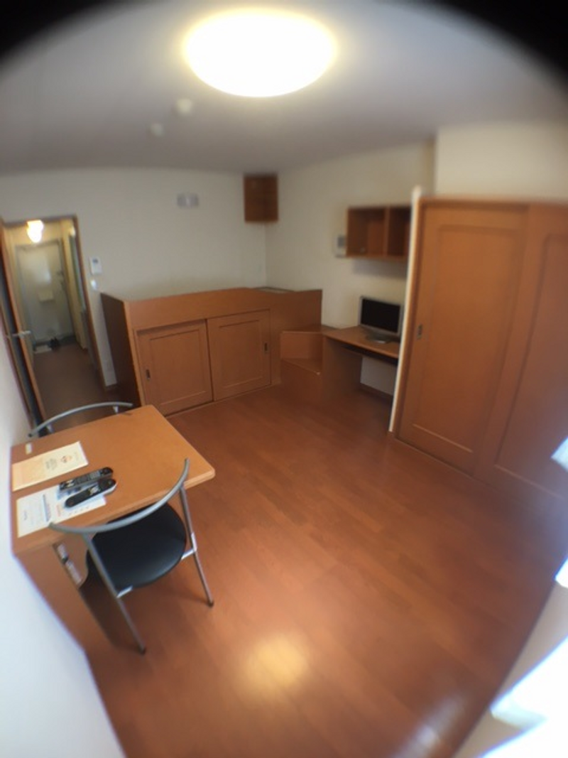 レオパレスアールスコート 居間