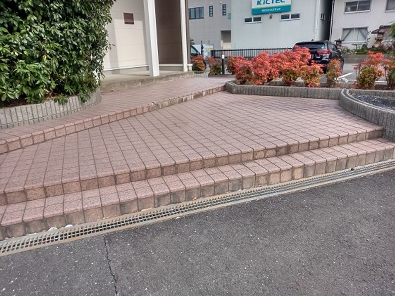 レオパレス戸崎 エントランス