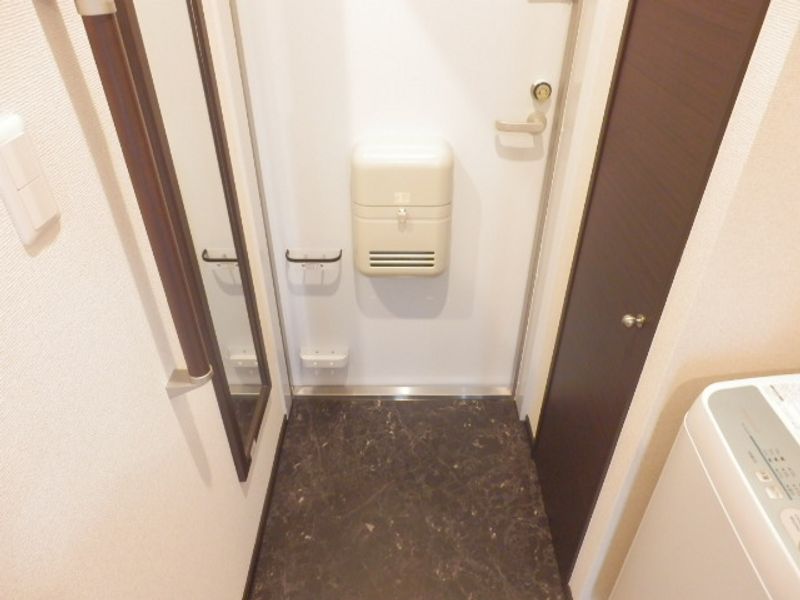 レオパレスコスモスⅠ 玄関